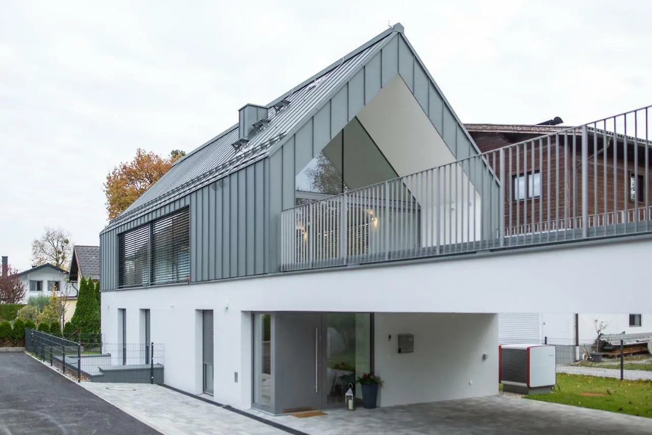 Salzburg Loft Villa 0*,